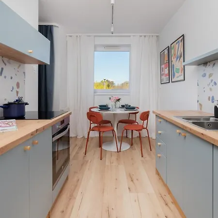 Retro Style With Balcony Near The Forest By Renters * グディニャ