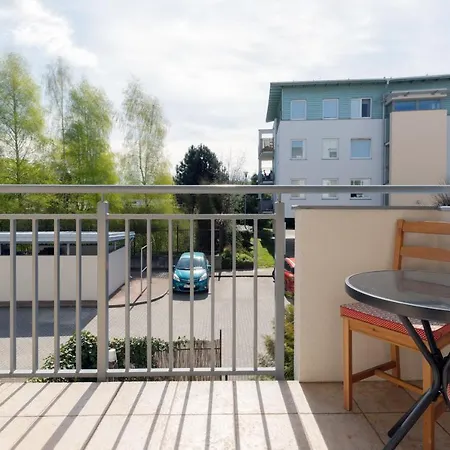 Retro Style With Balcony Near The Forest By Renters グディニャ