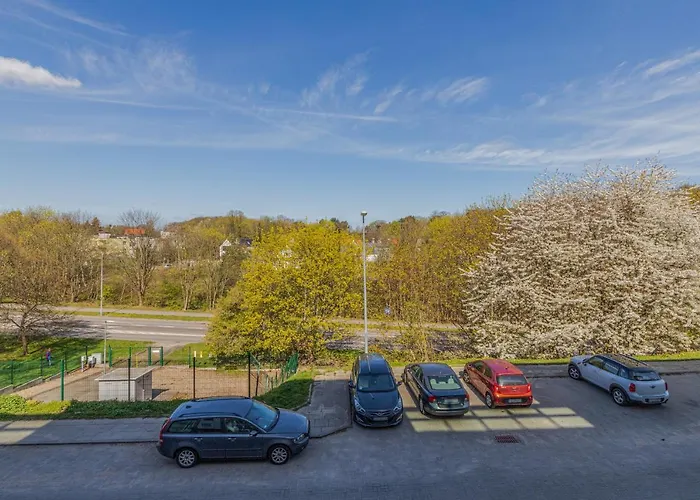 Retro Style With Balcony Near The Forest By Renters *
