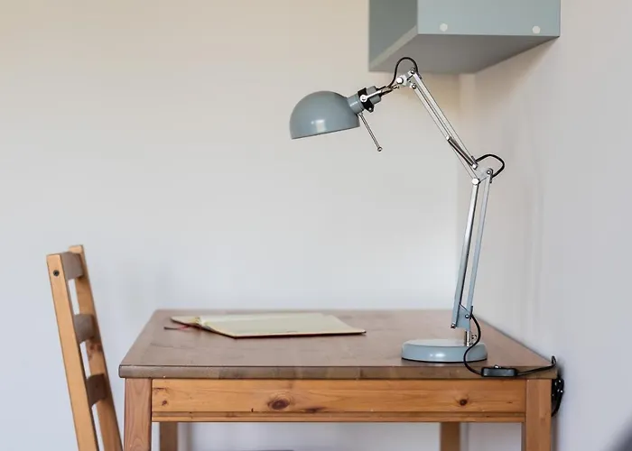 Retro Style With Balcony Near The Forest By Renters Apartment *